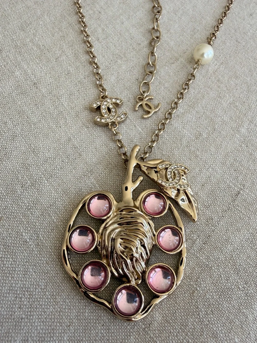 CHANEL Pendant Necklace with Pink Crystal Accents🌸